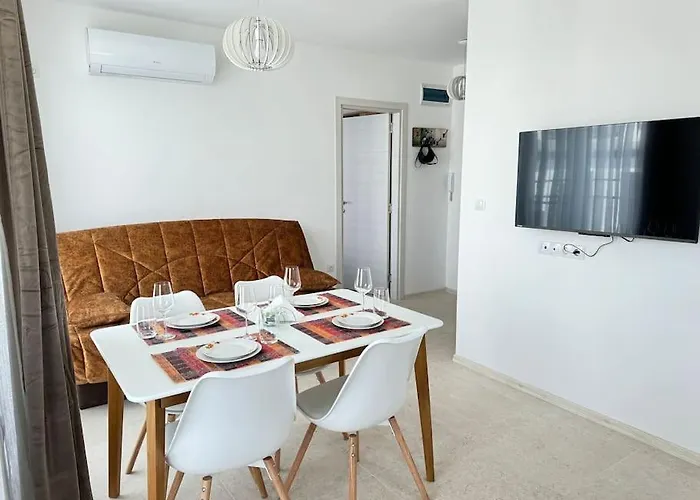 Апартамент Saltwater Escape In Созопол