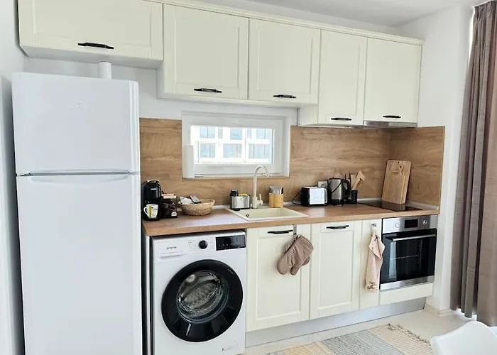 Saltwater Escape In Апартамент